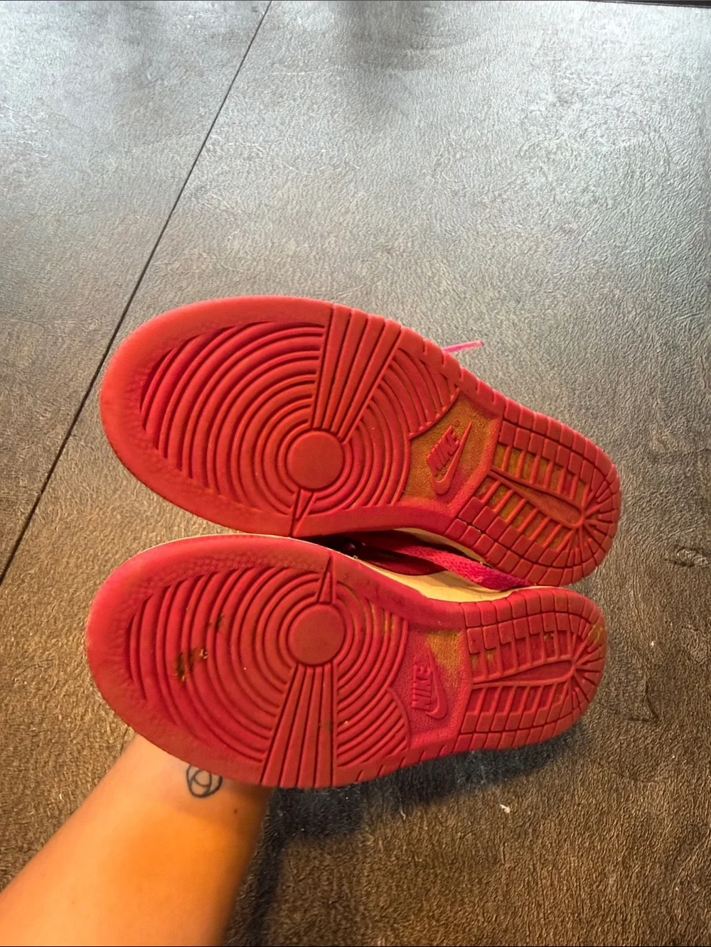 Nike Kids Pink and White Low-Top Sneakers Size 2.5Y